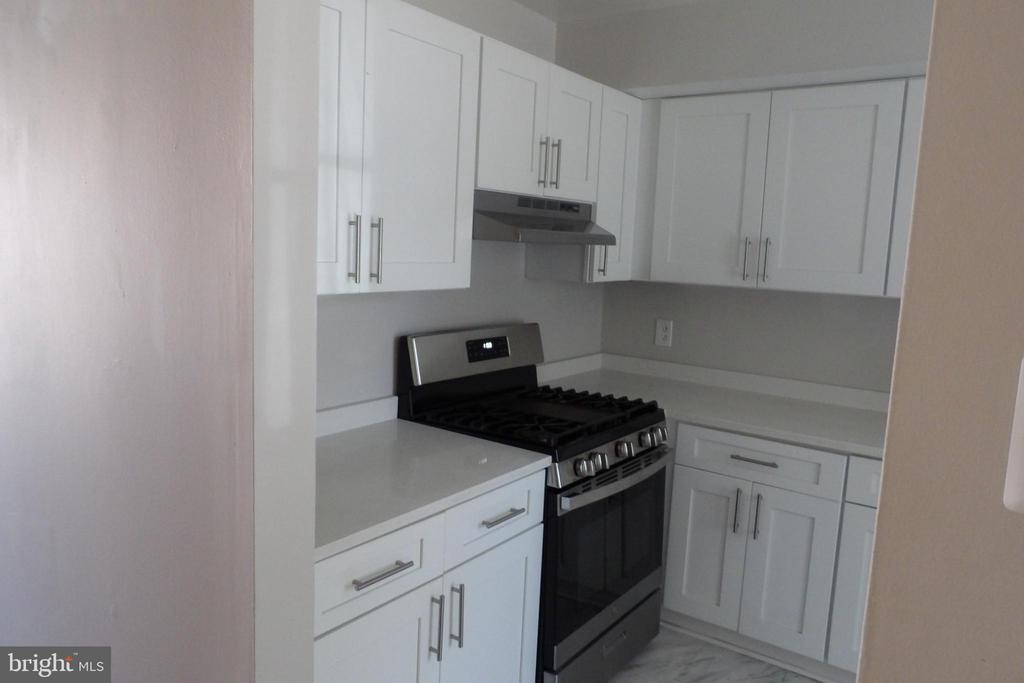 762-102 QUINCE ORCHARD BLVD #762-102