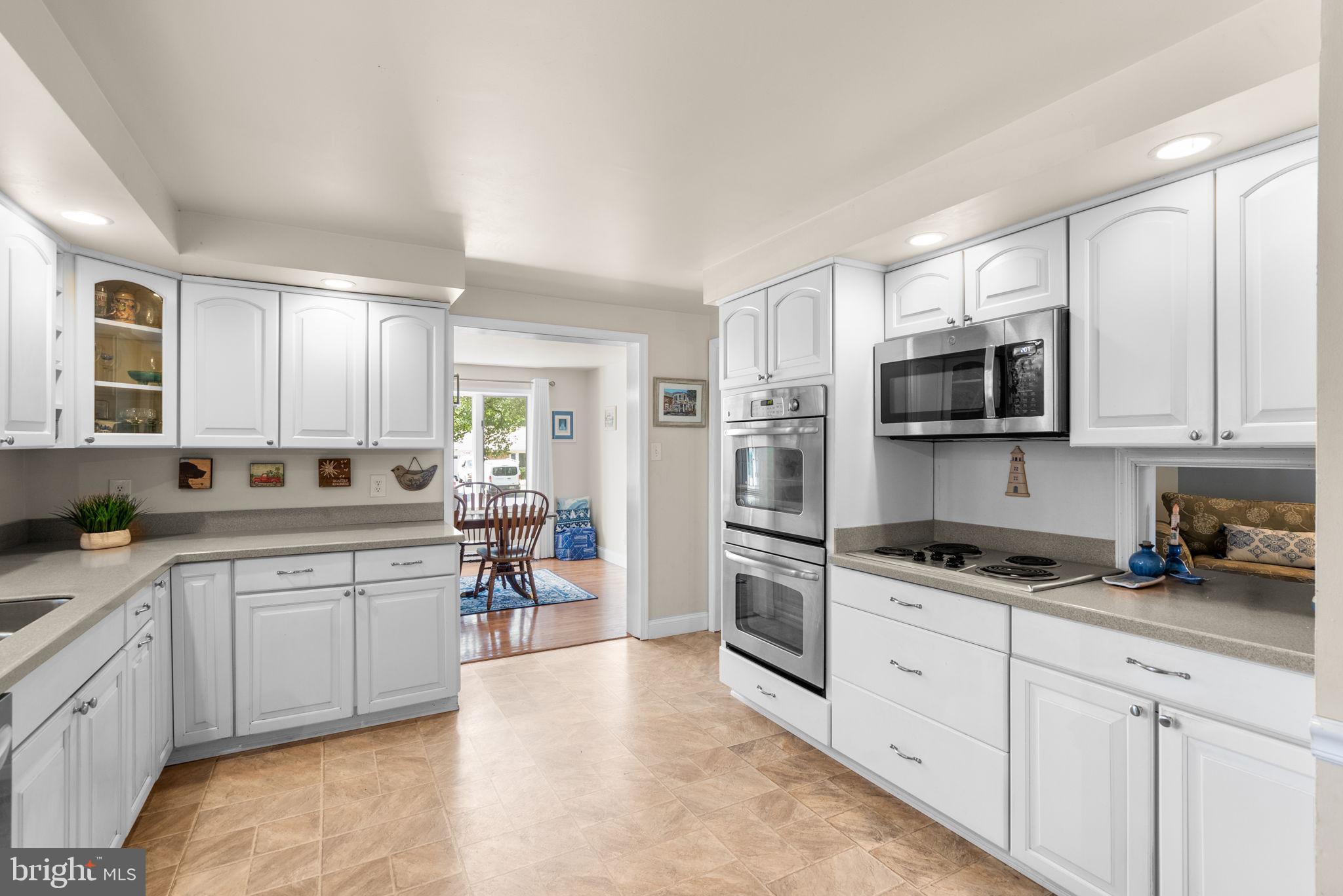 24808 SHOWBARN CIRCLE