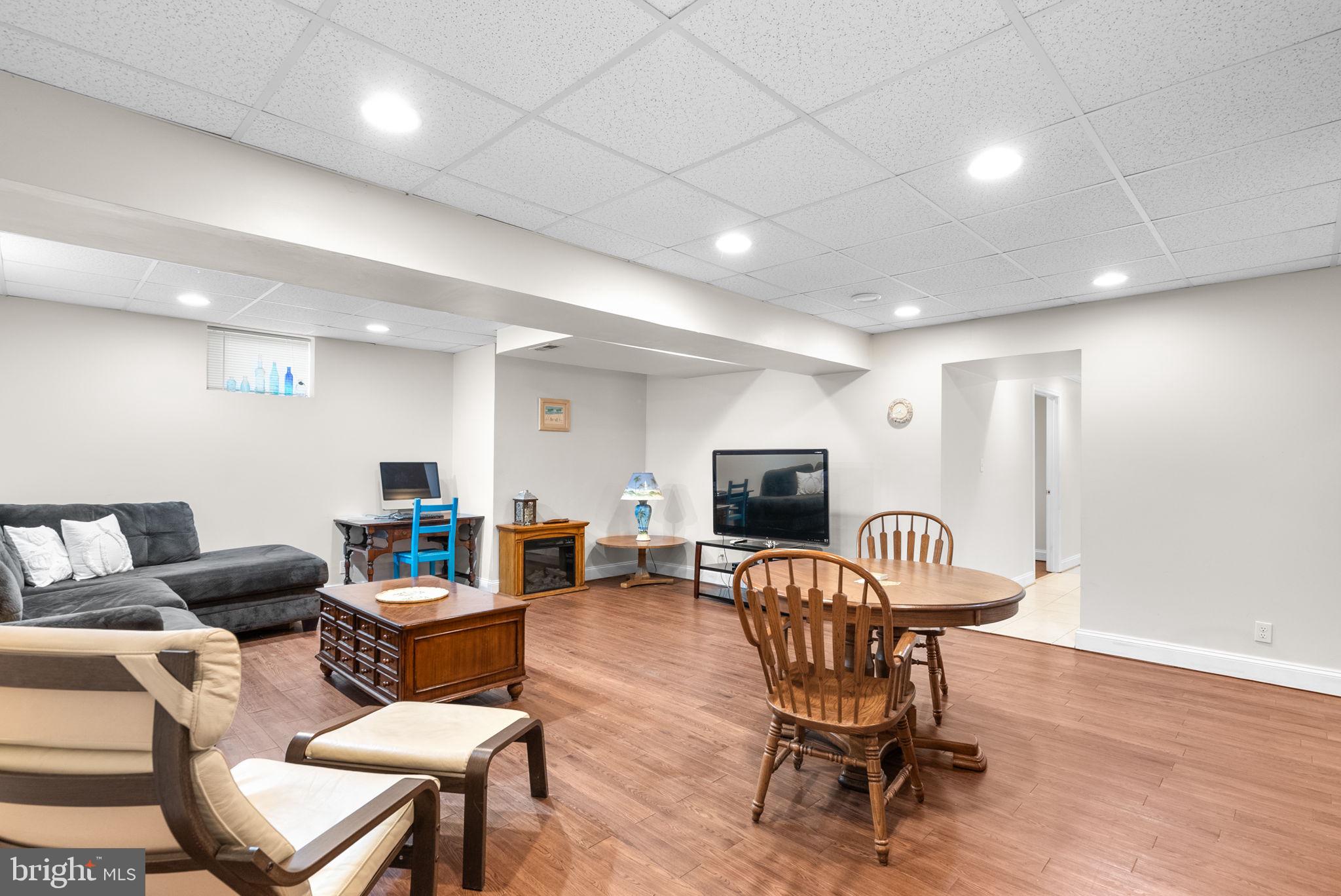 24808 SHOWBARN CIRCLE