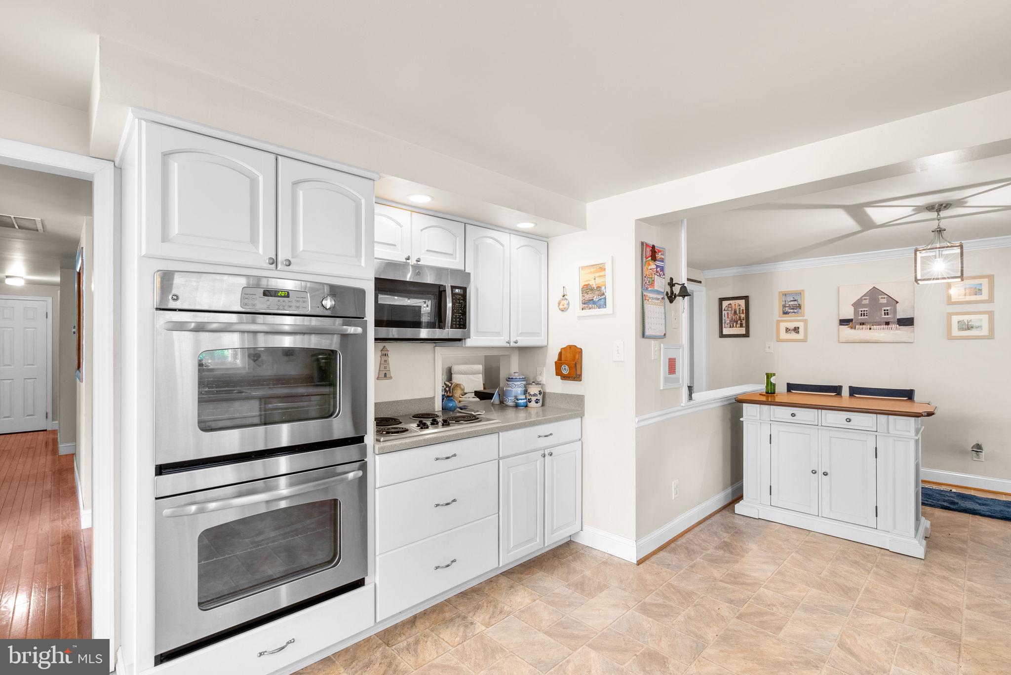 24808 SHOWBARN CIRCLE