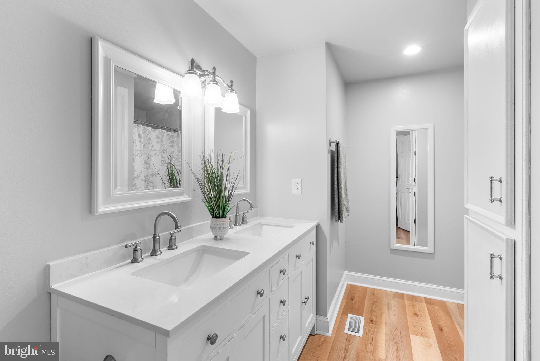 24808 SHOWBARN CIRCLE