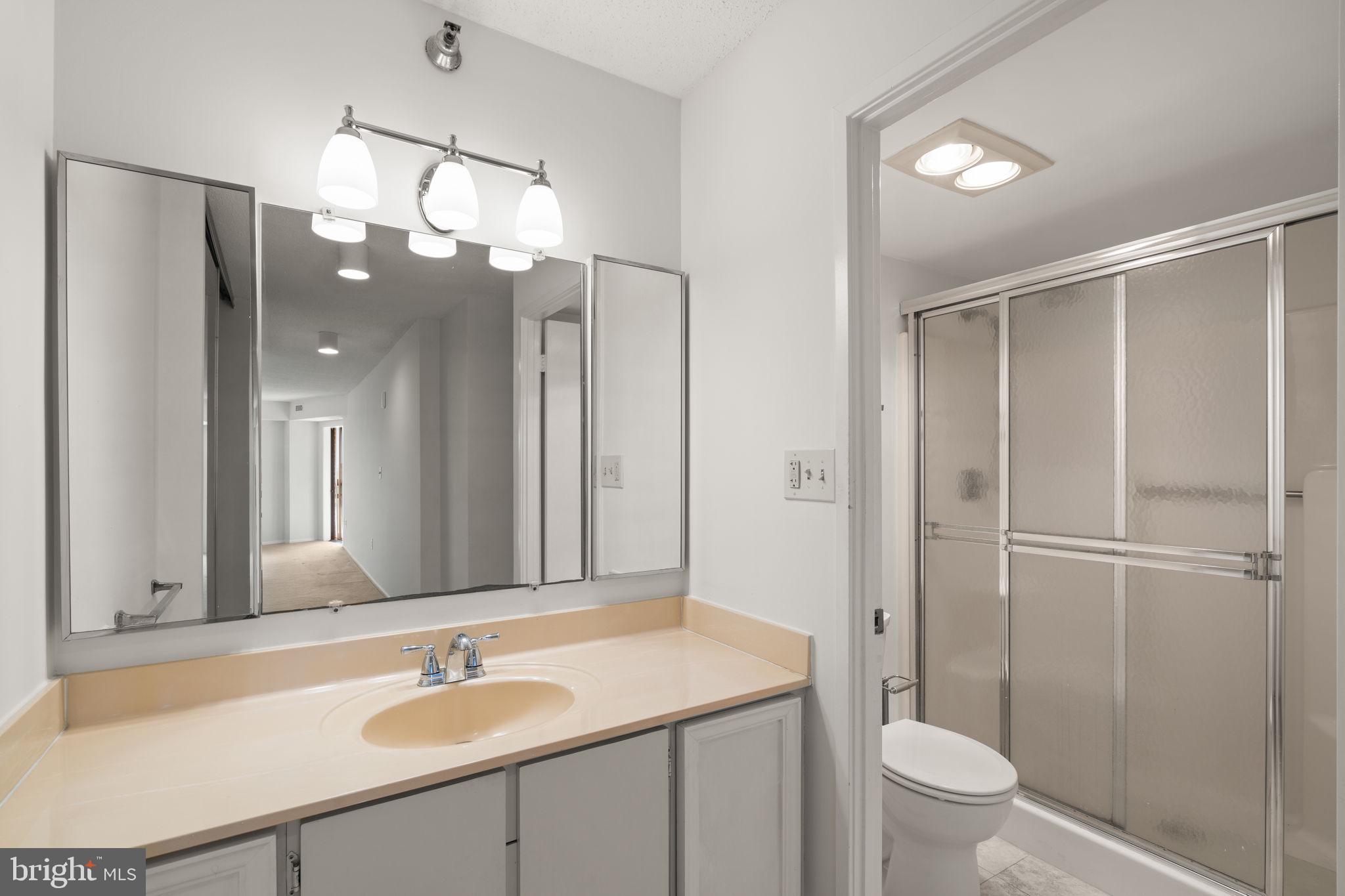 15100 INTERLACHEN DRIVE 4-918