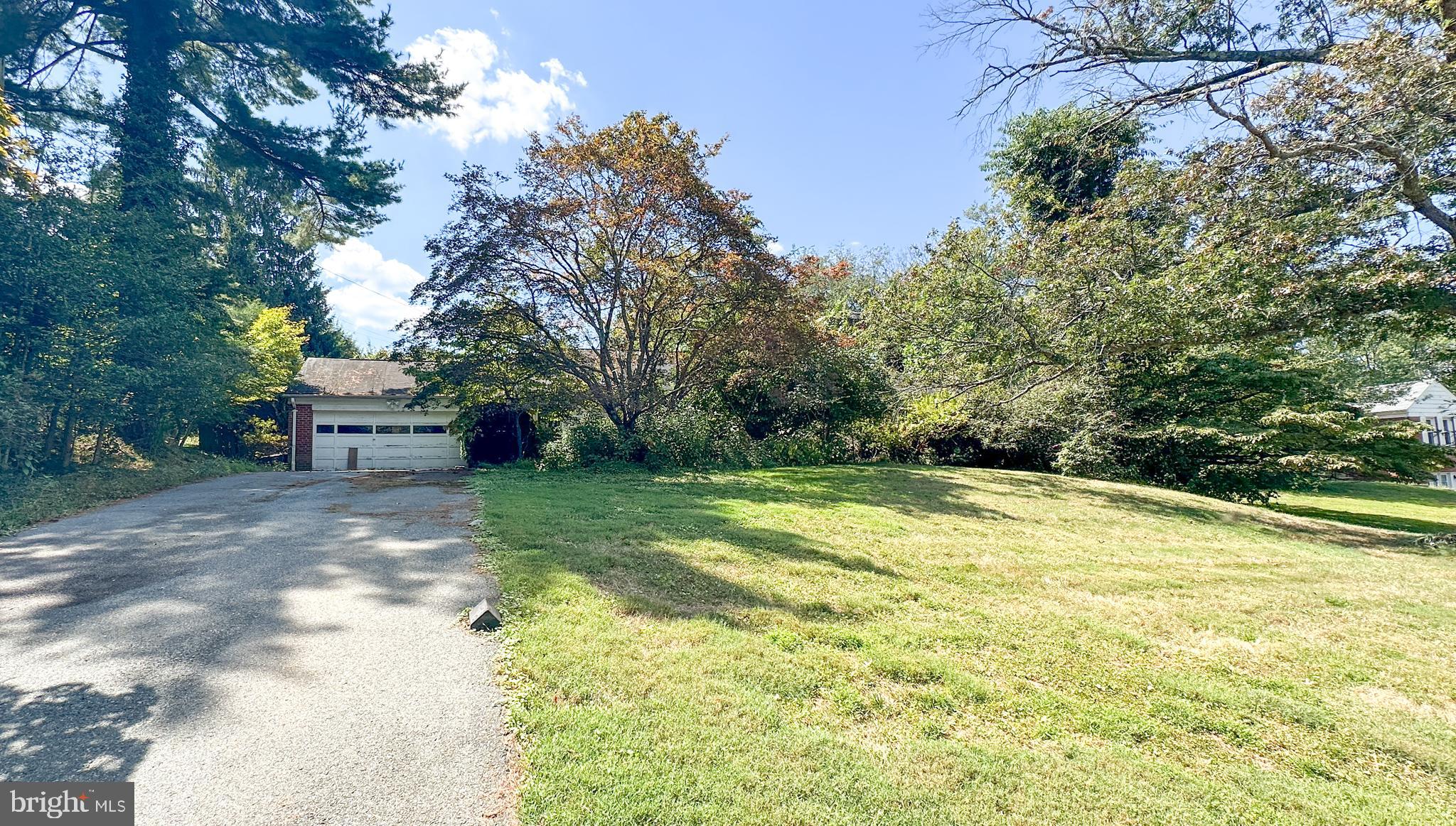 9223 ROSEMONT DRIVE