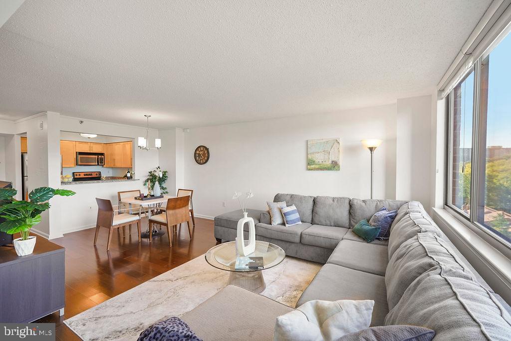 10101 GROSVENOR PLACE 1004