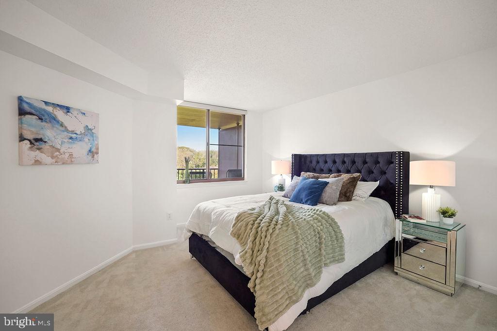 10101 GROSVENOR PLACE 1004