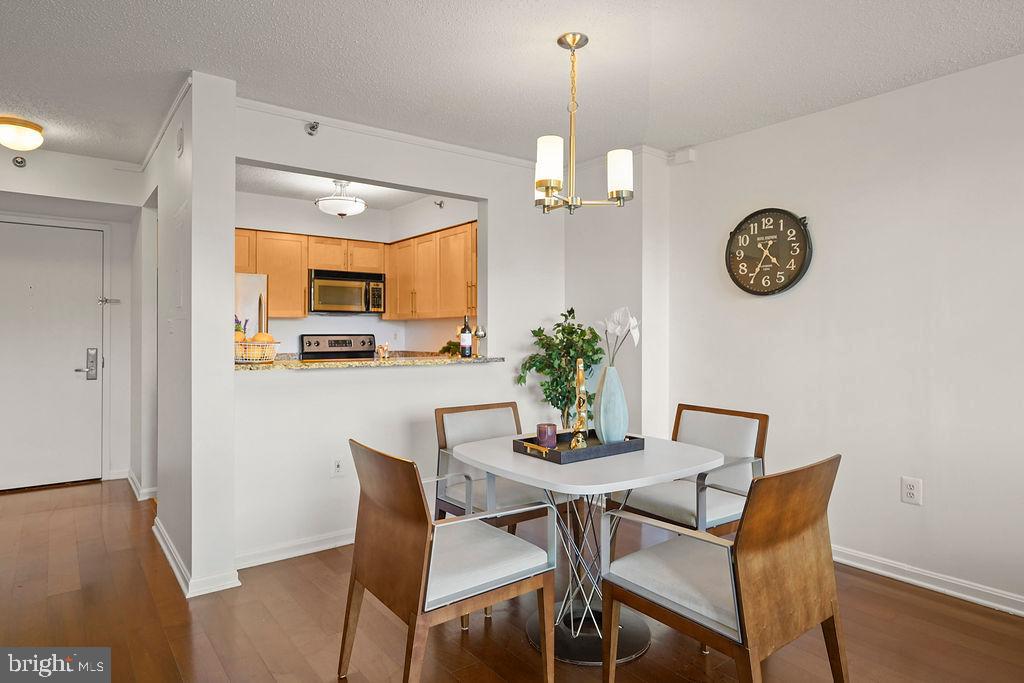 10101 GROSVENOR PLACE 1004