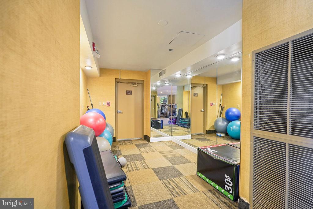 10101 GROSVENOR PLACE 1004