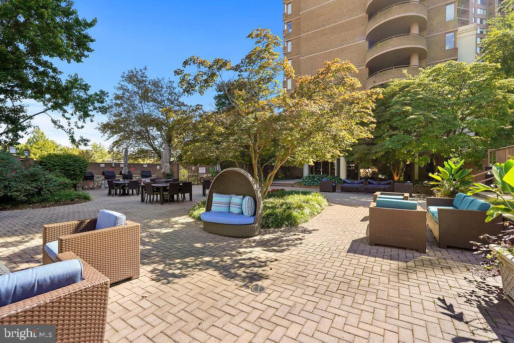 10101 GROSVENOR PLACE 1004