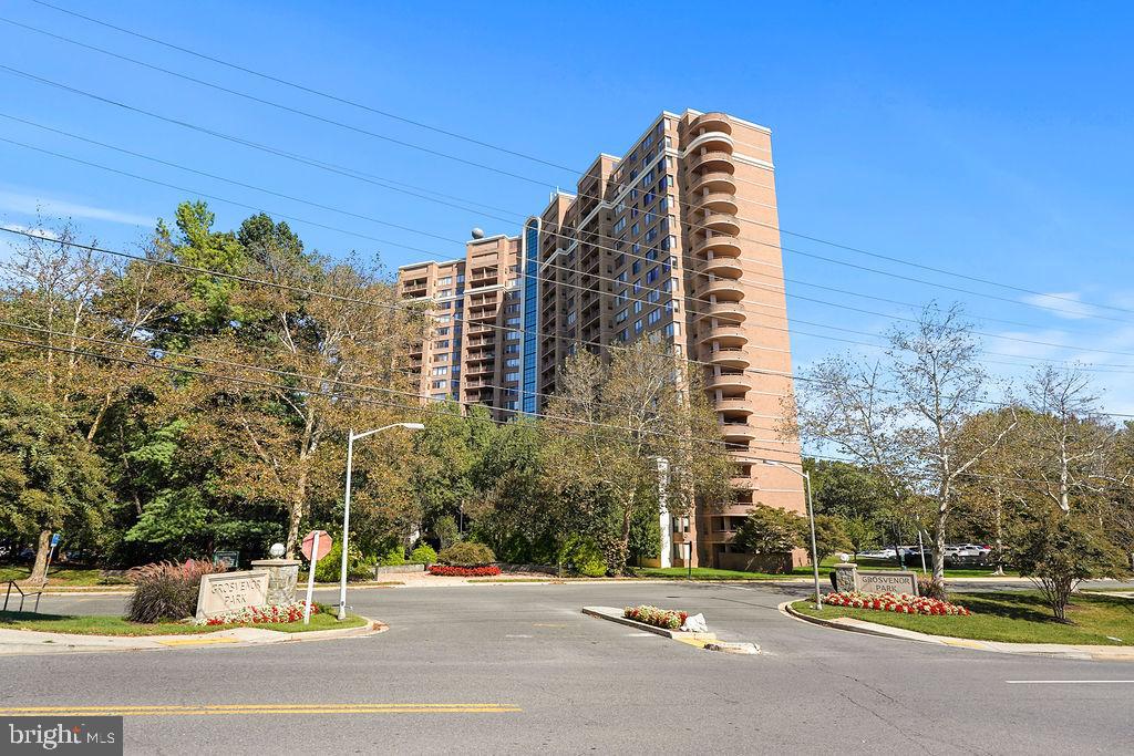 10101 GROSVENOR PLACE 1004