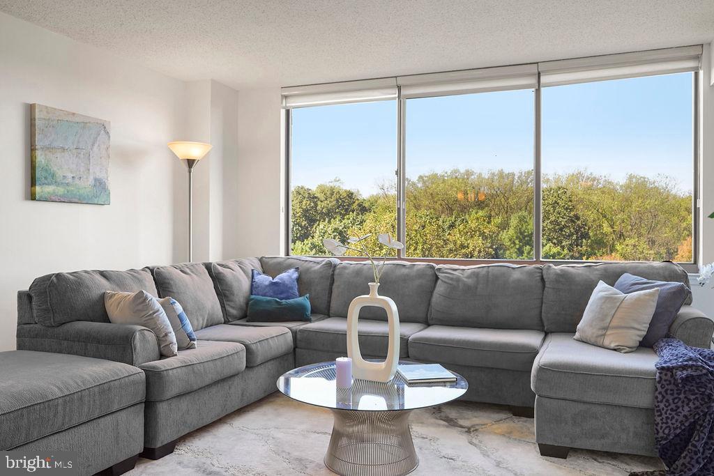 10101 GROSVENOR PLACE 1004