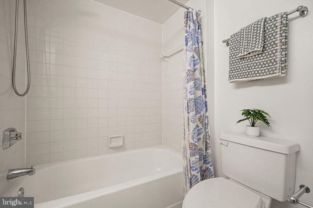 10101 GROSVENOR PLACE 1004