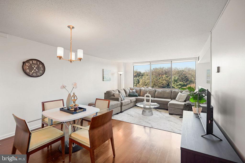 10101 GROSVENOR PLACE 1004