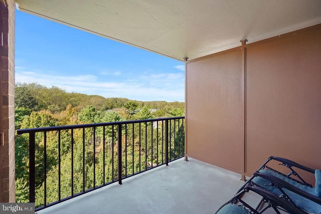 10101 GROSVENOR PLACE 1004