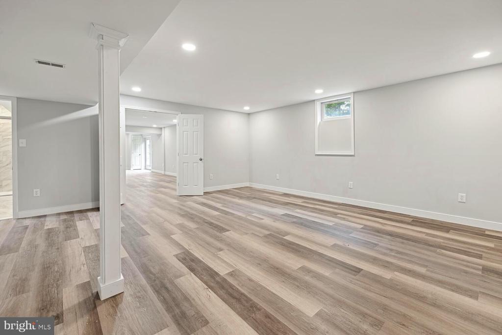 22003 WHITE TRELLIS LANE