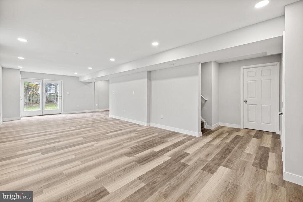 22003 WHITE TRELLIS LANE