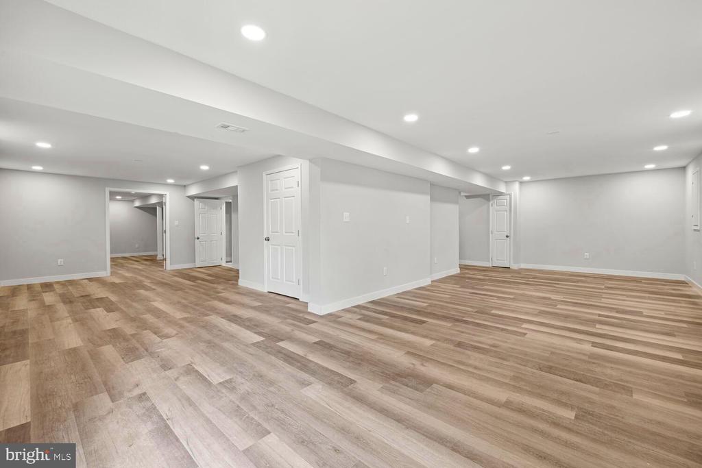 22003 WHITE TRELLIS LANE