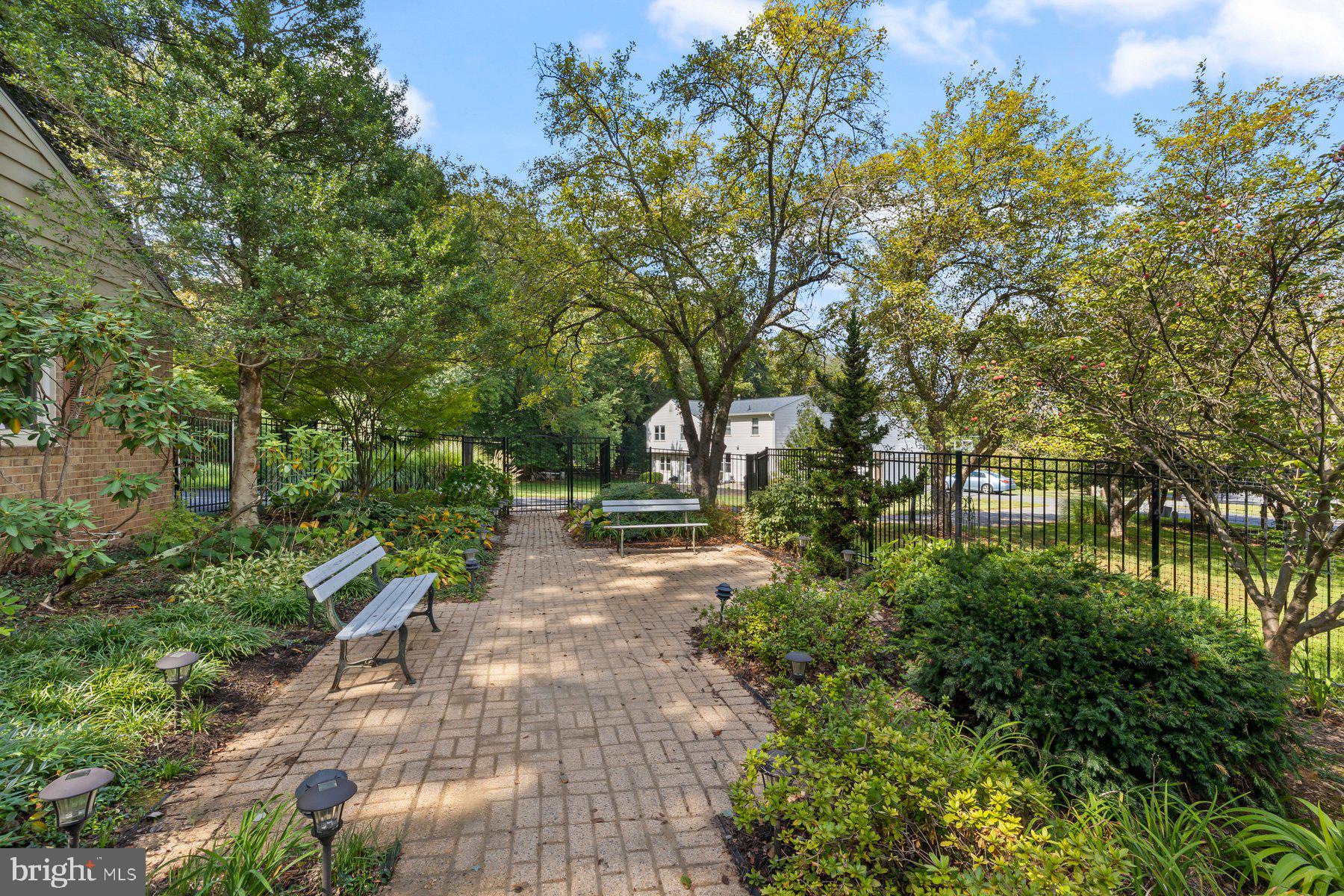 16400 MONTECREST LANE