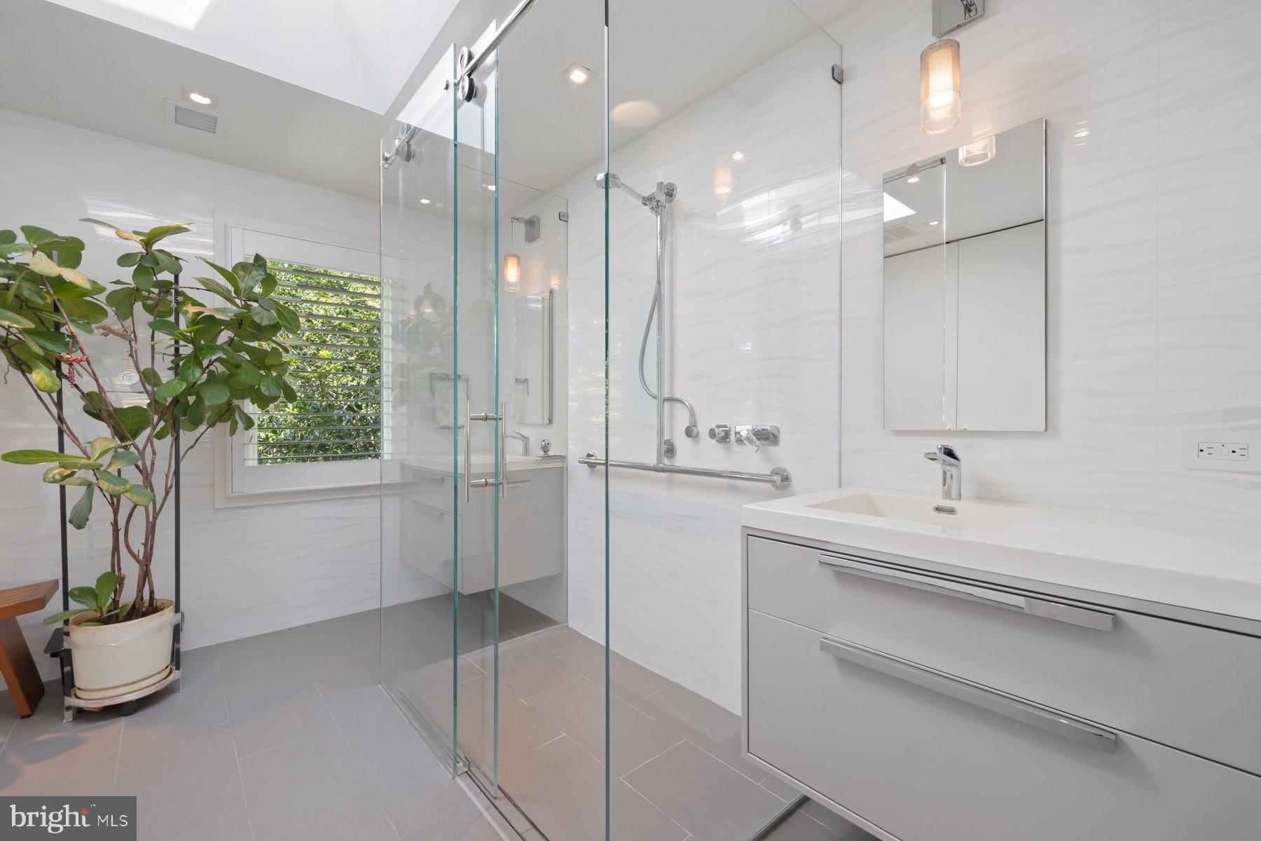 16400 MONTECREST LANE