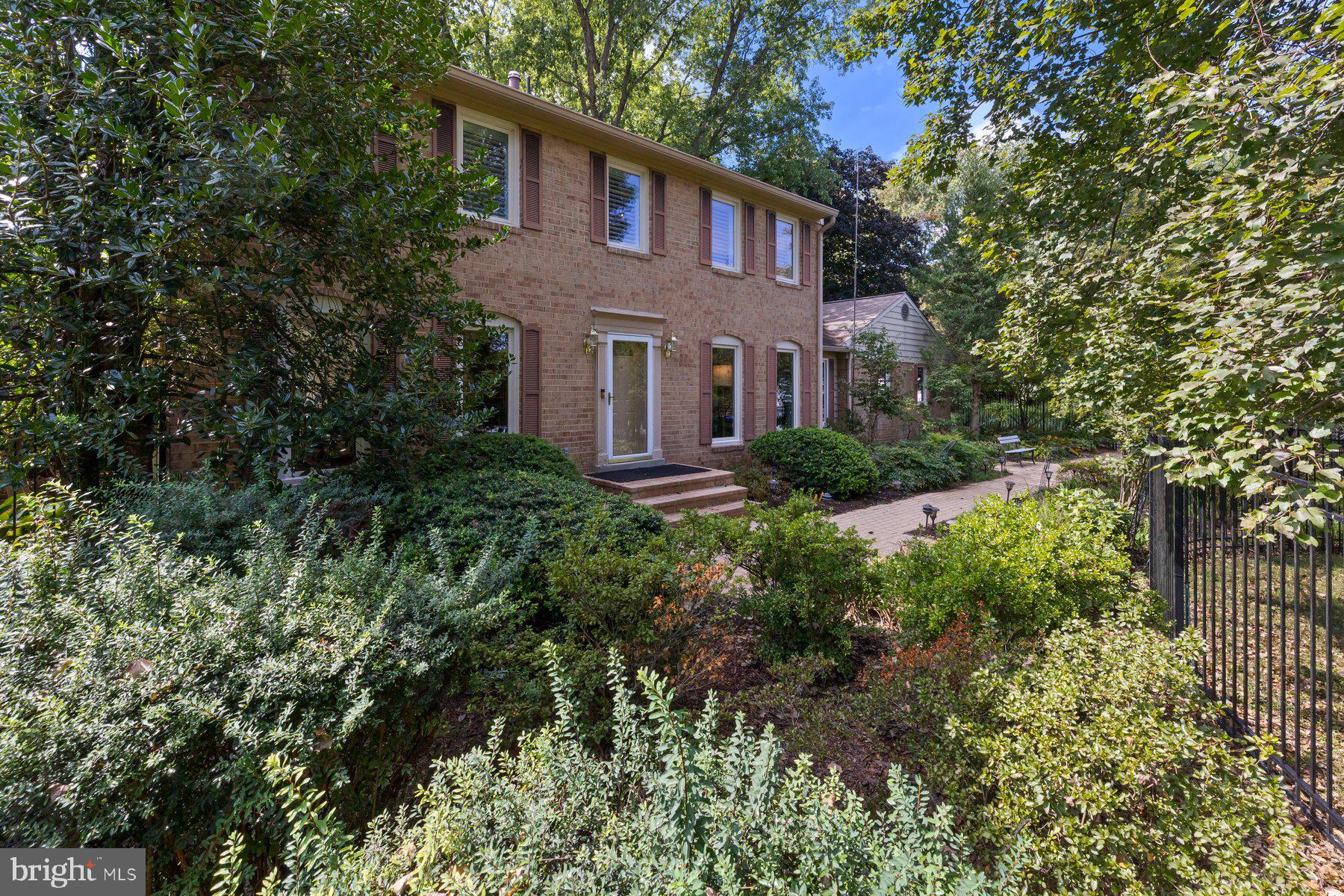 16400 MONTECREST LANE