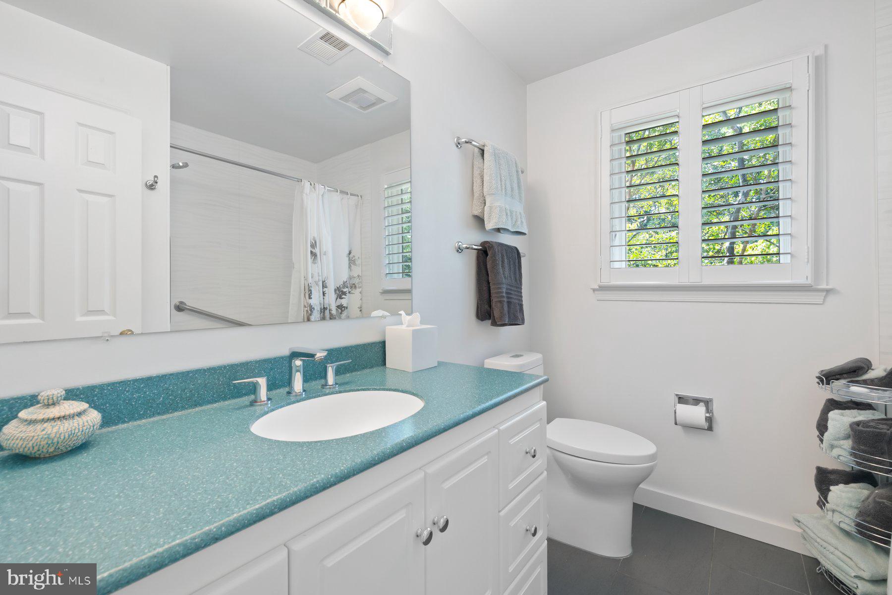 16400 MONTECREST LANE