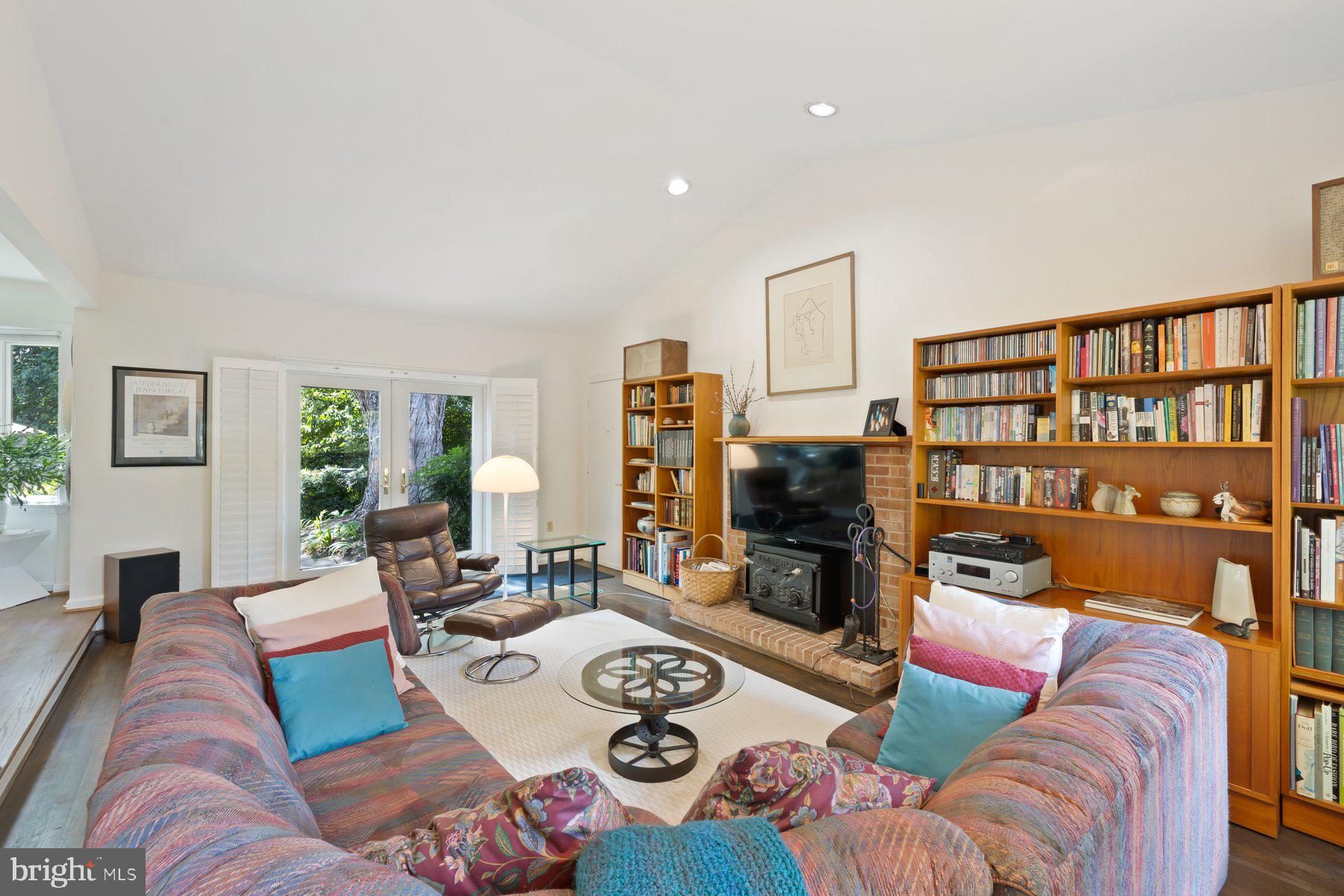 16400 MONTECREST LANE