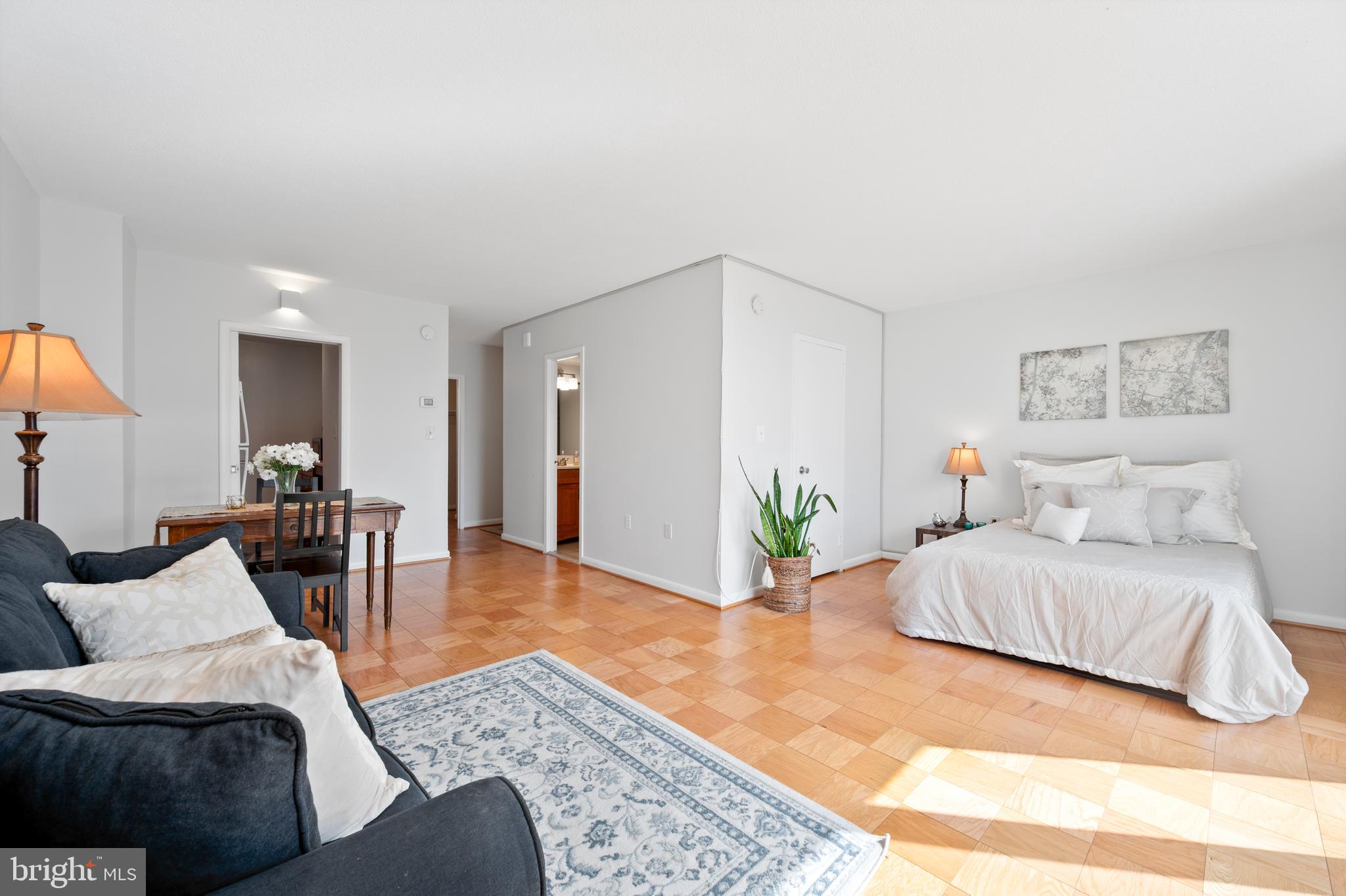 4242 E WEST HIGHWAY 617