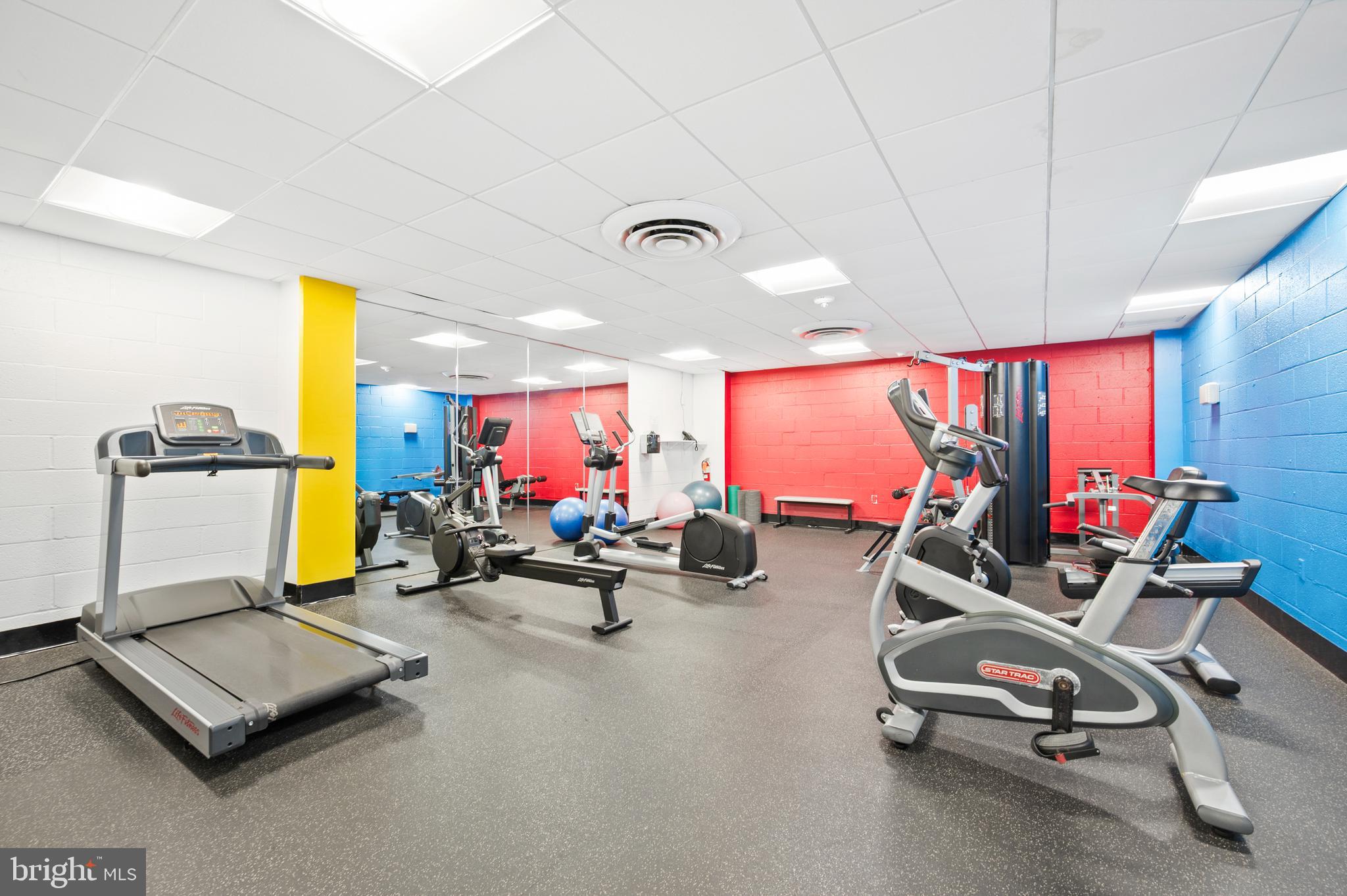 4242 E WEST HIGHWAY 617