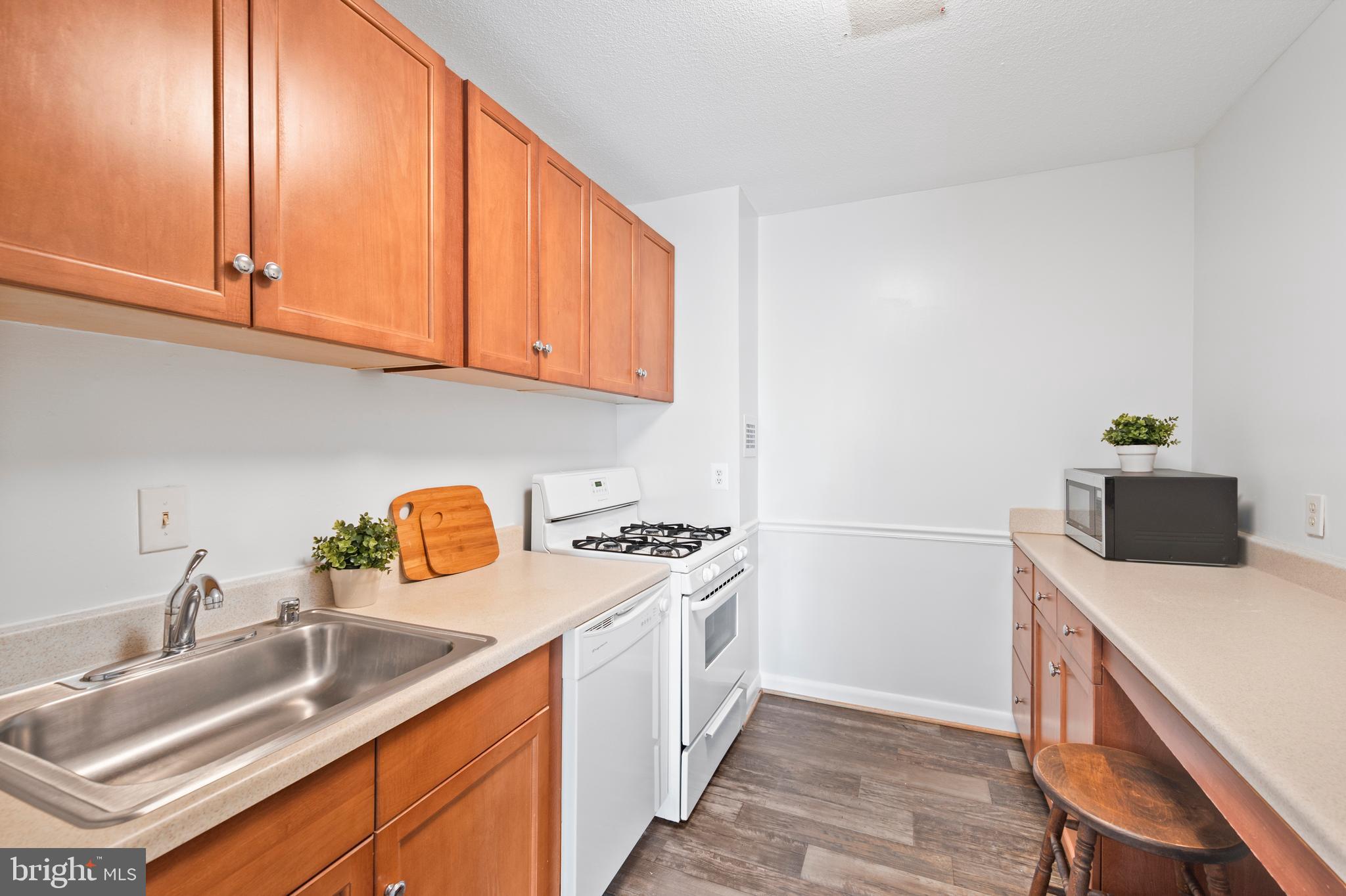 4242 E WEST HIGHWAY 617