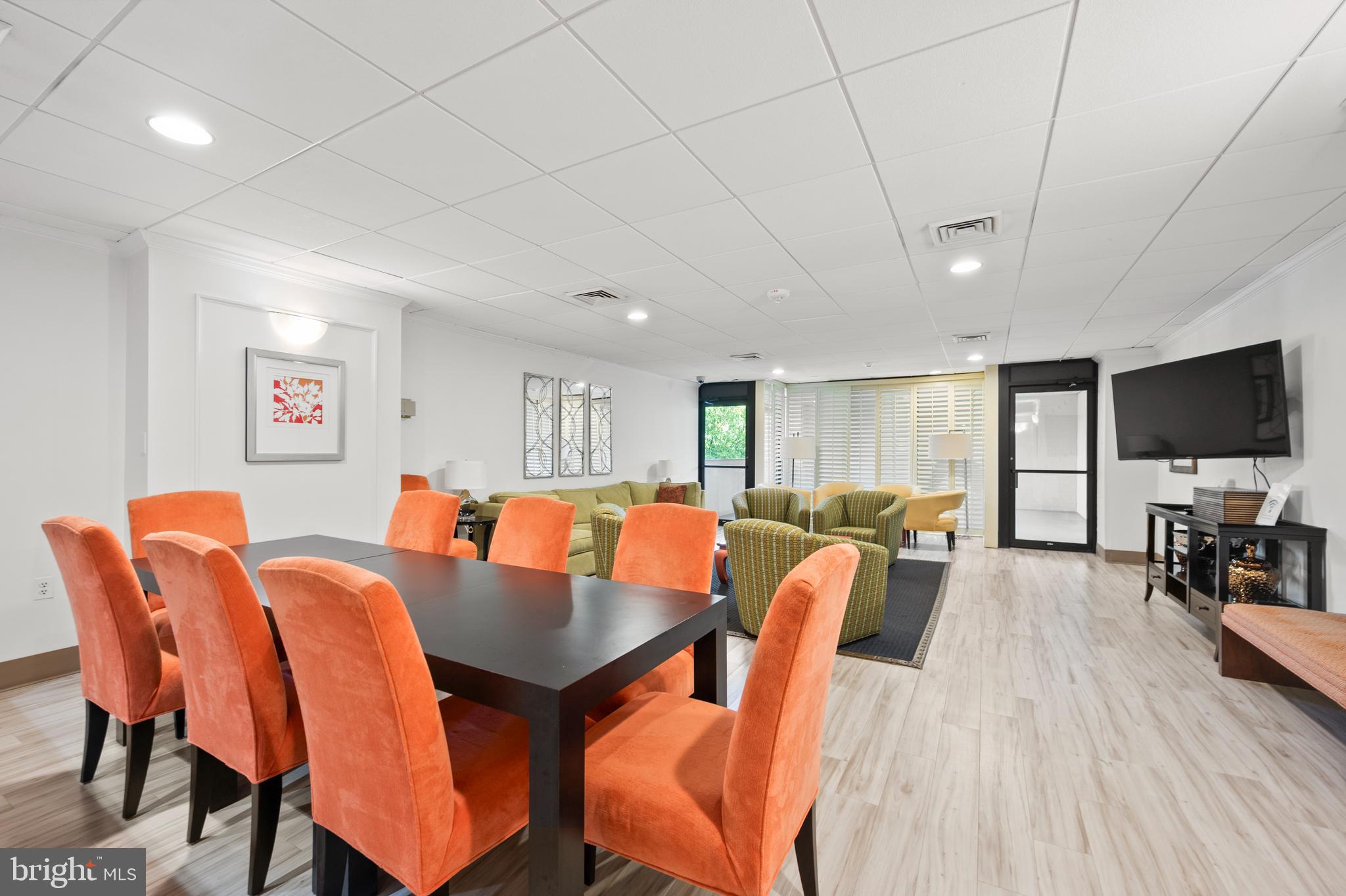 4242 E WEST HIGHWAY 617