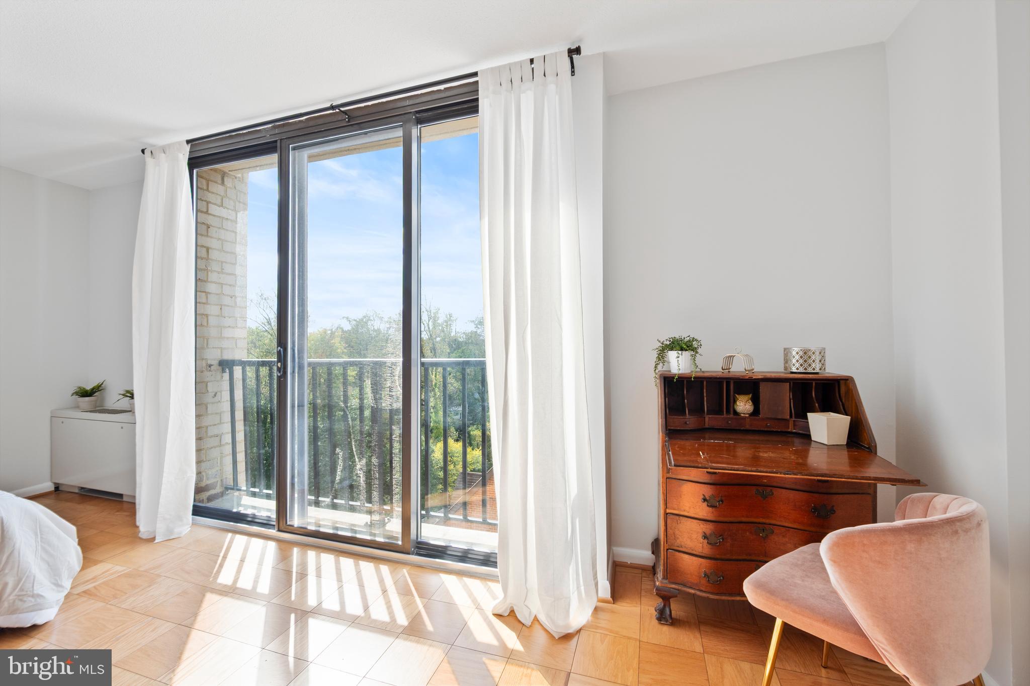 4242 E WEST HIGHWAY 617