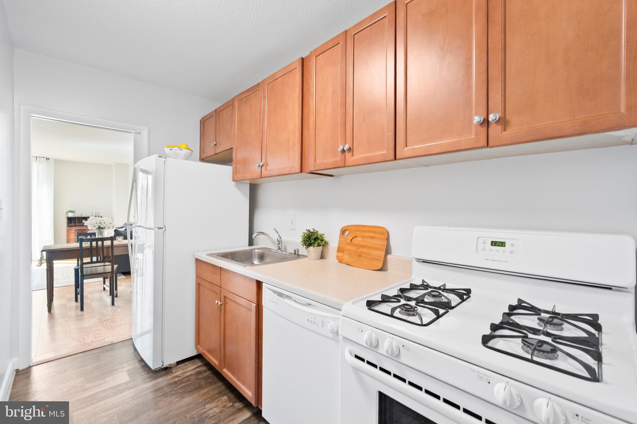 4242 E WEST HIGHWAY 617