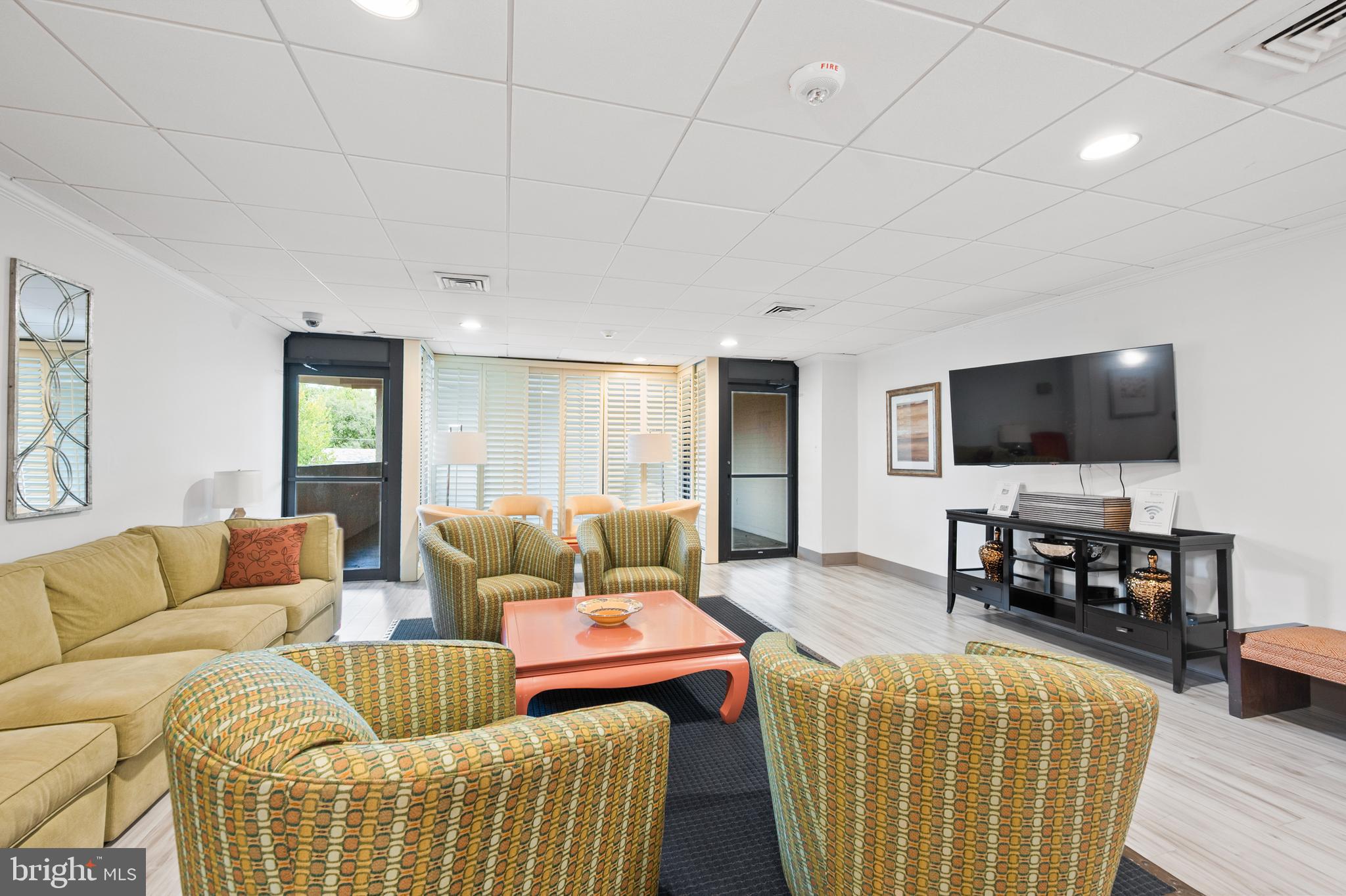 4242 E WEST HIGHWAY 617