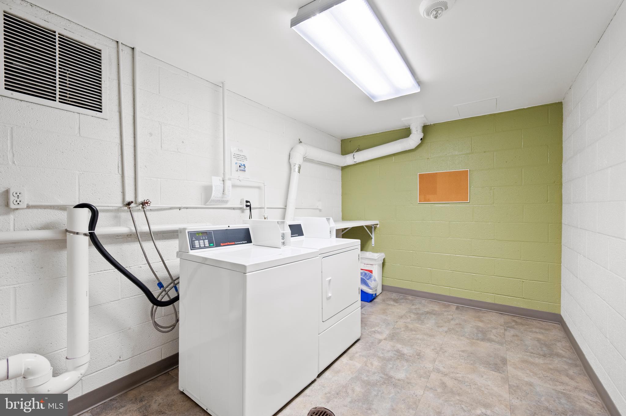 4242 E WEST HIGHWAY 617