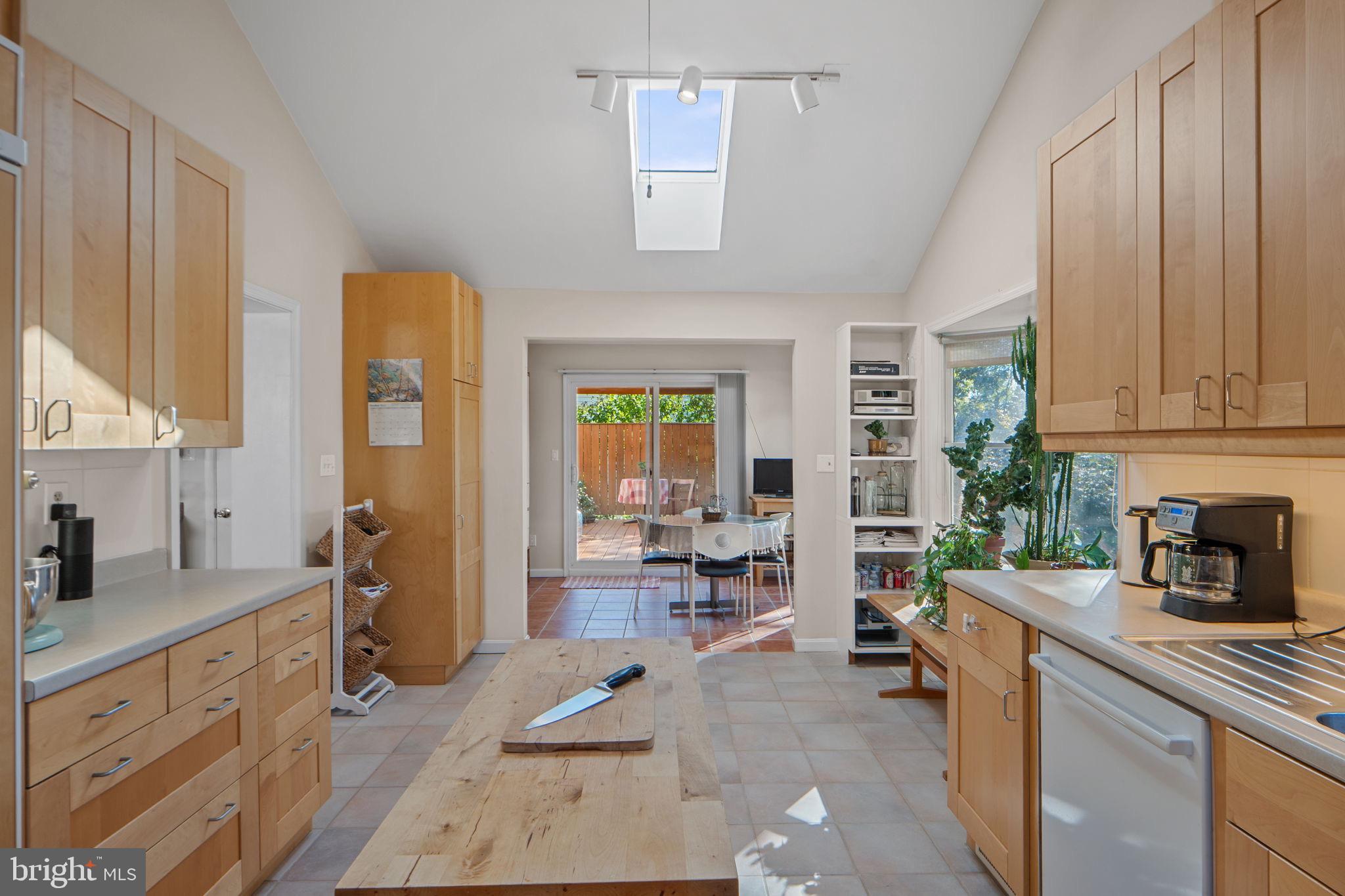 4616 CREEK SHORE DRIVE