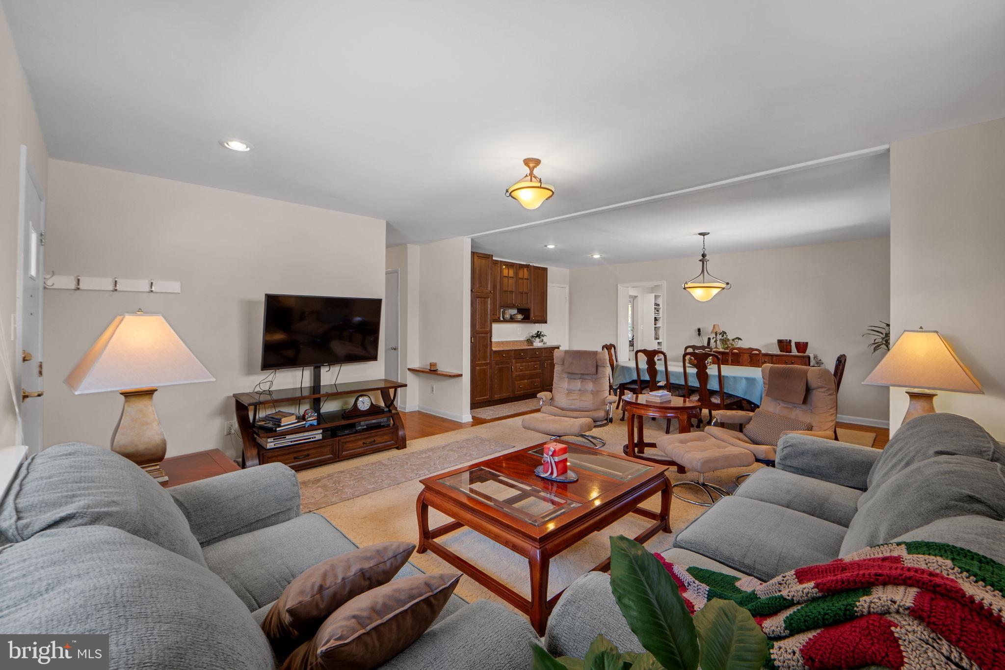 4616 CREEK SHORE DRIVE