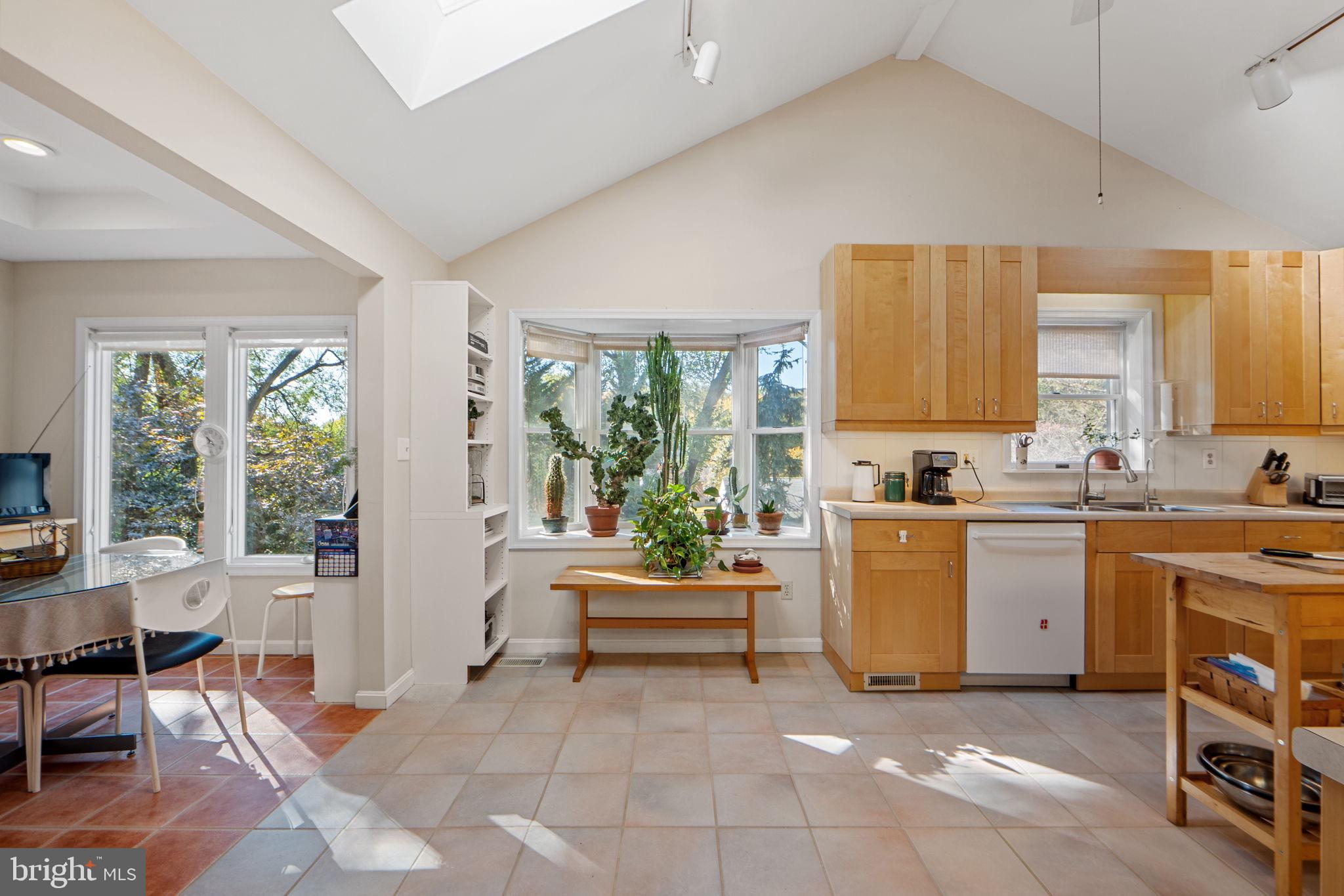 4616 CREEK SHORE DRIVE