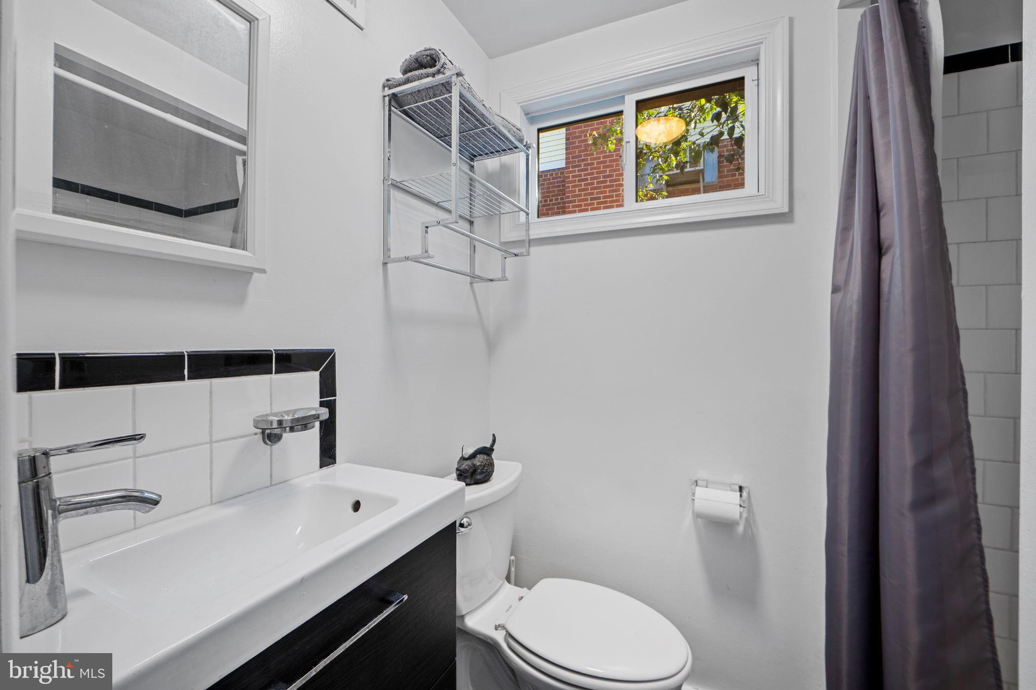 4616 CREEK SHORE DRIVE