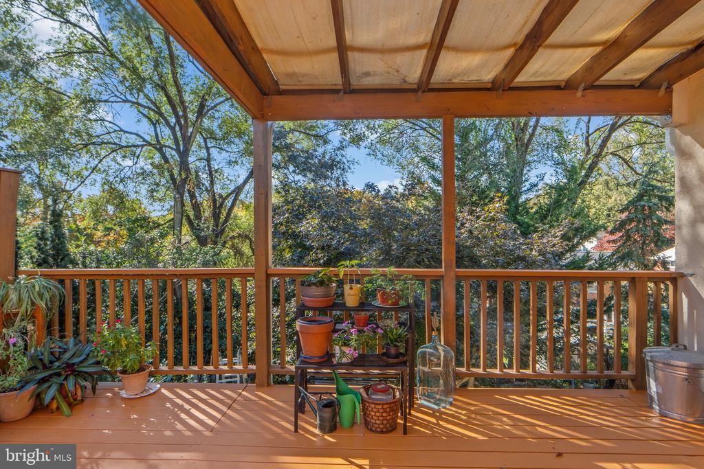 4616 CREEK SHORE DRIVE