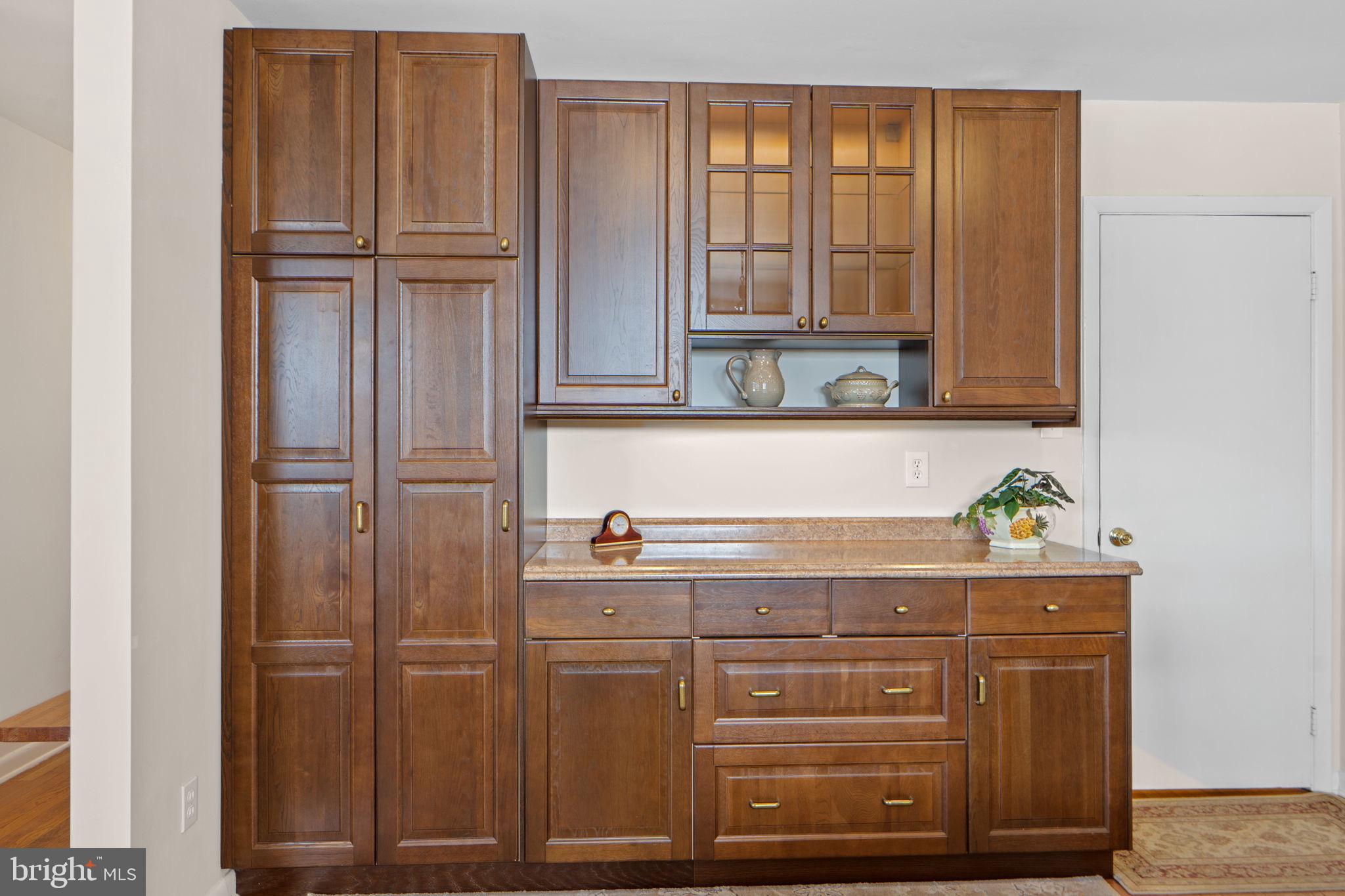 4616 CREEK SHORE DRIVE