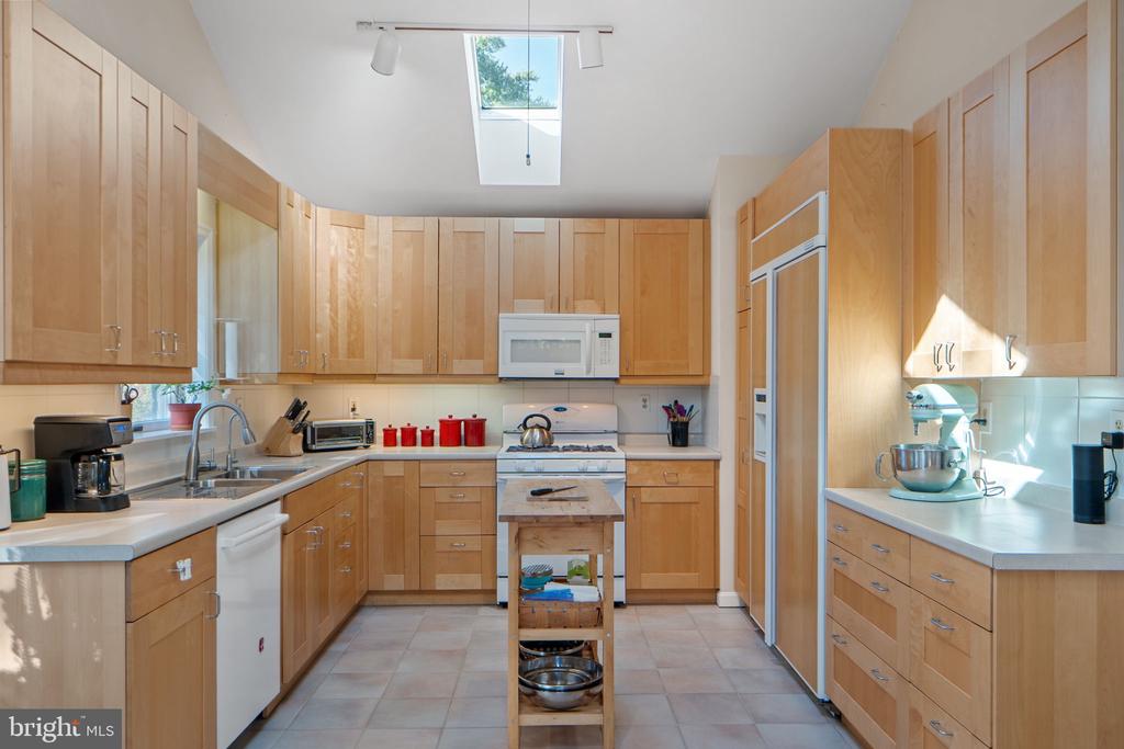 4616 CREEK SHORE DRIVE