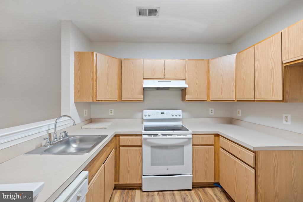 11303 KING GEORGE DRIVE 12