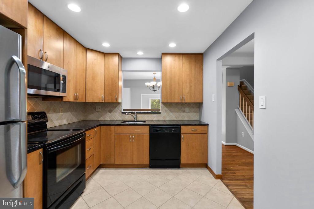 5155 KING CHARLES WAY