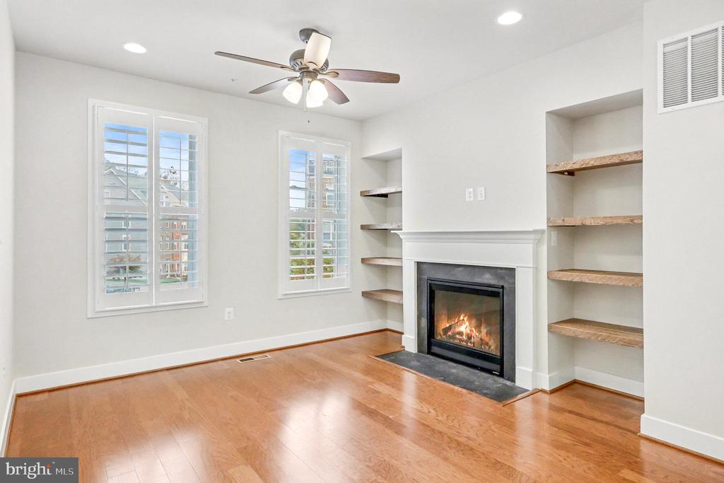 2418 AUDEN DRIVE