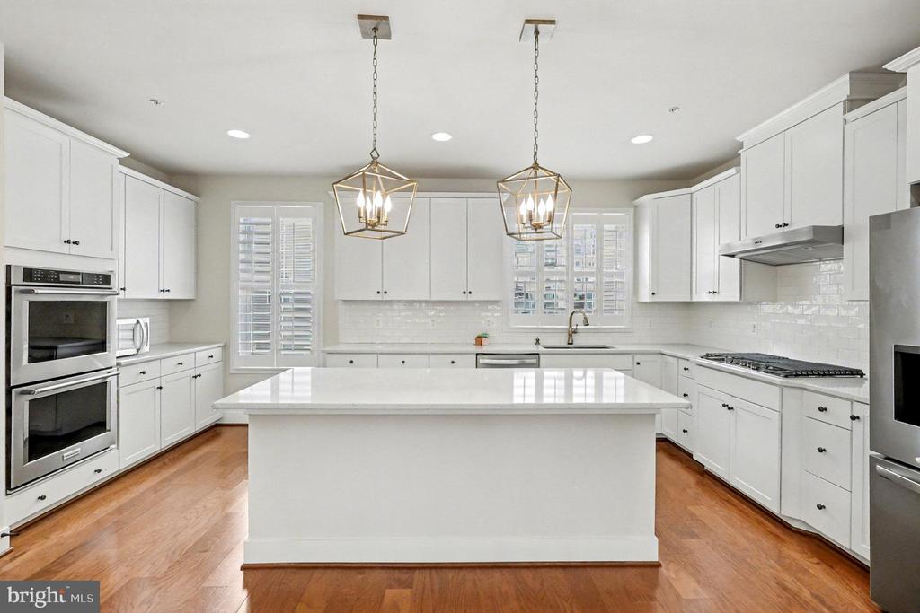 2418 AUDEN DRIVE