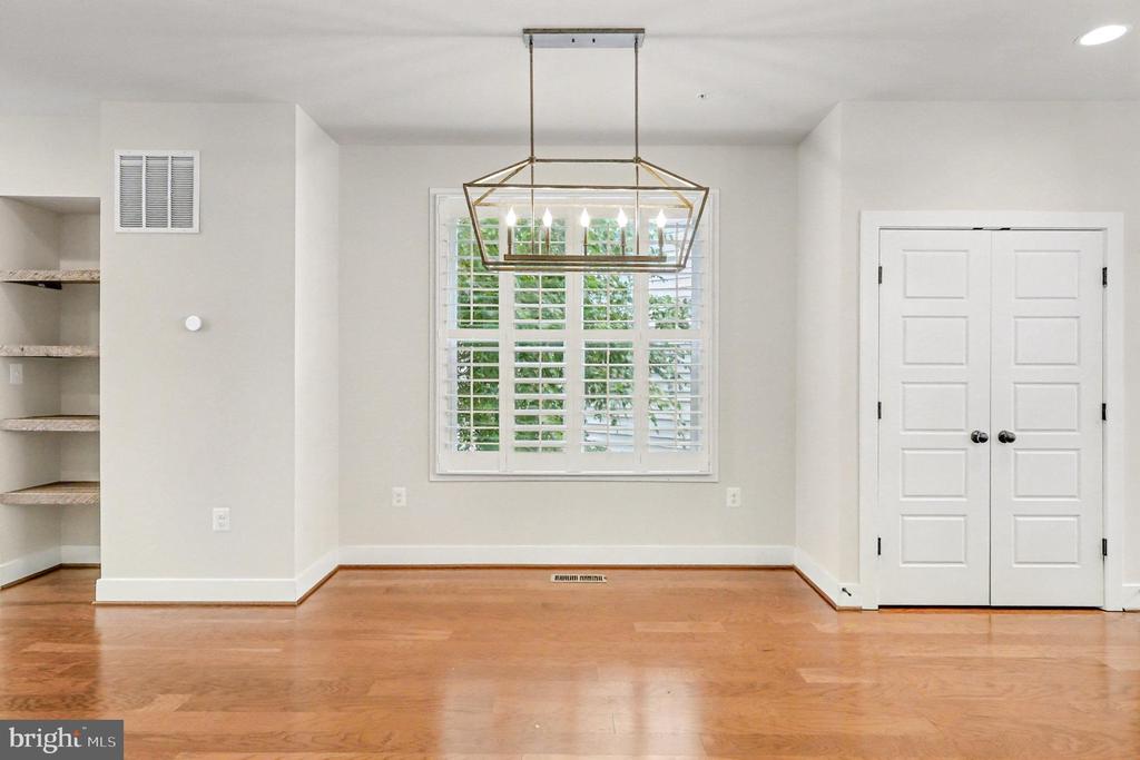 2418 AUDEN DRIVE