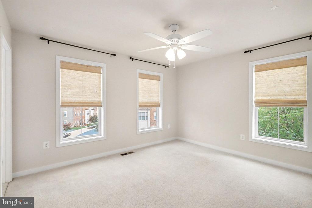 2418 AUDEN DRIVE