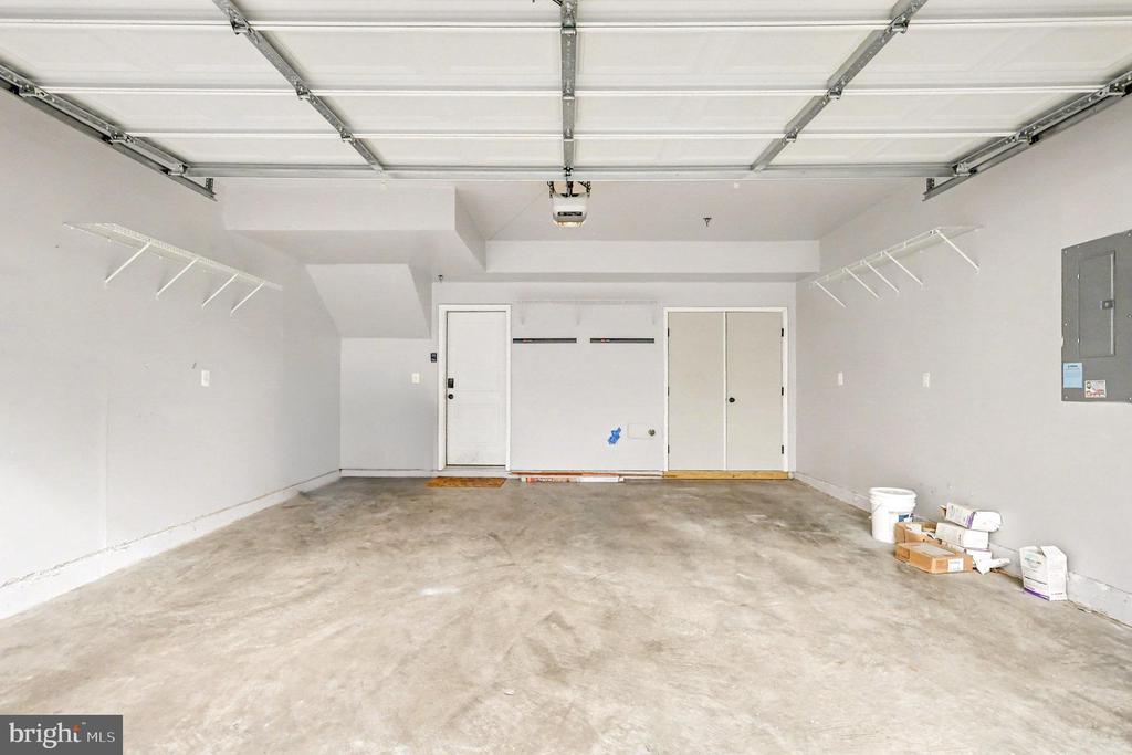2418 AUDEN DRIVE