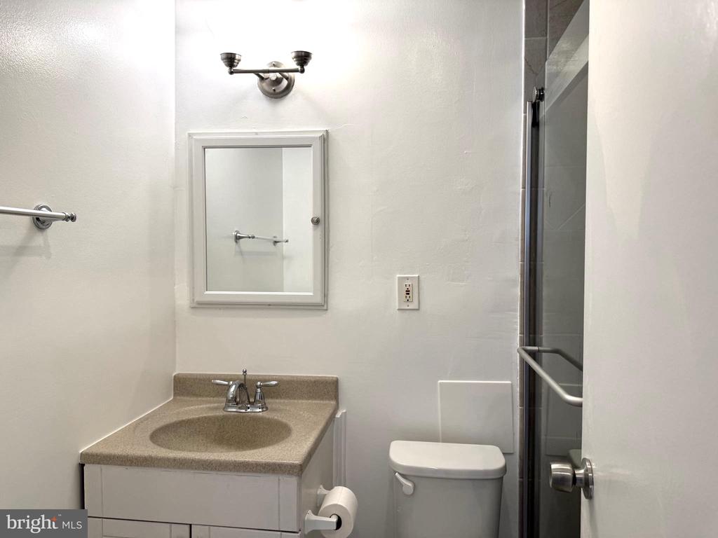 1900 LYTTONSVILLE ROAD 802