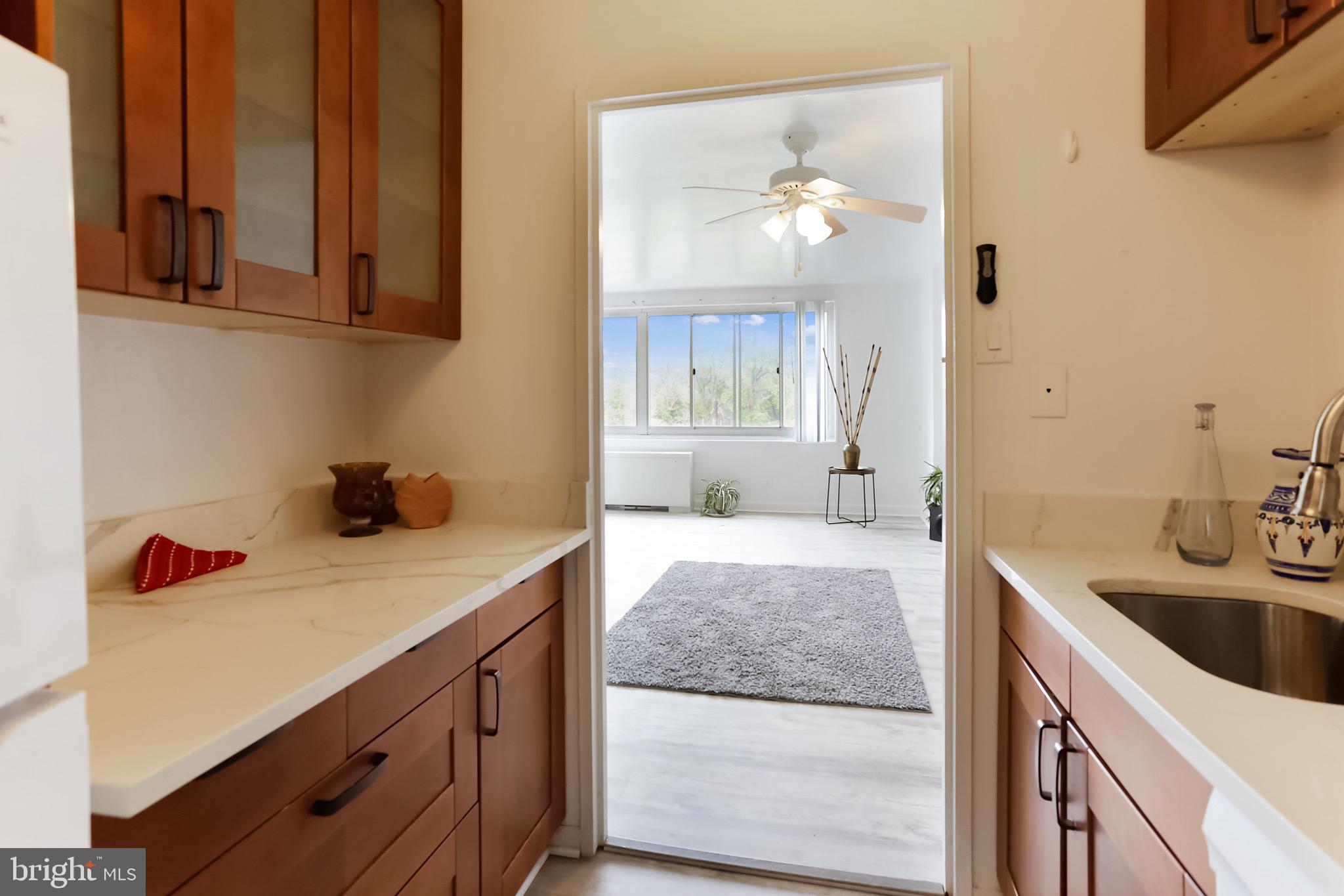 1900 LYTTONSVILLE ROAD 802