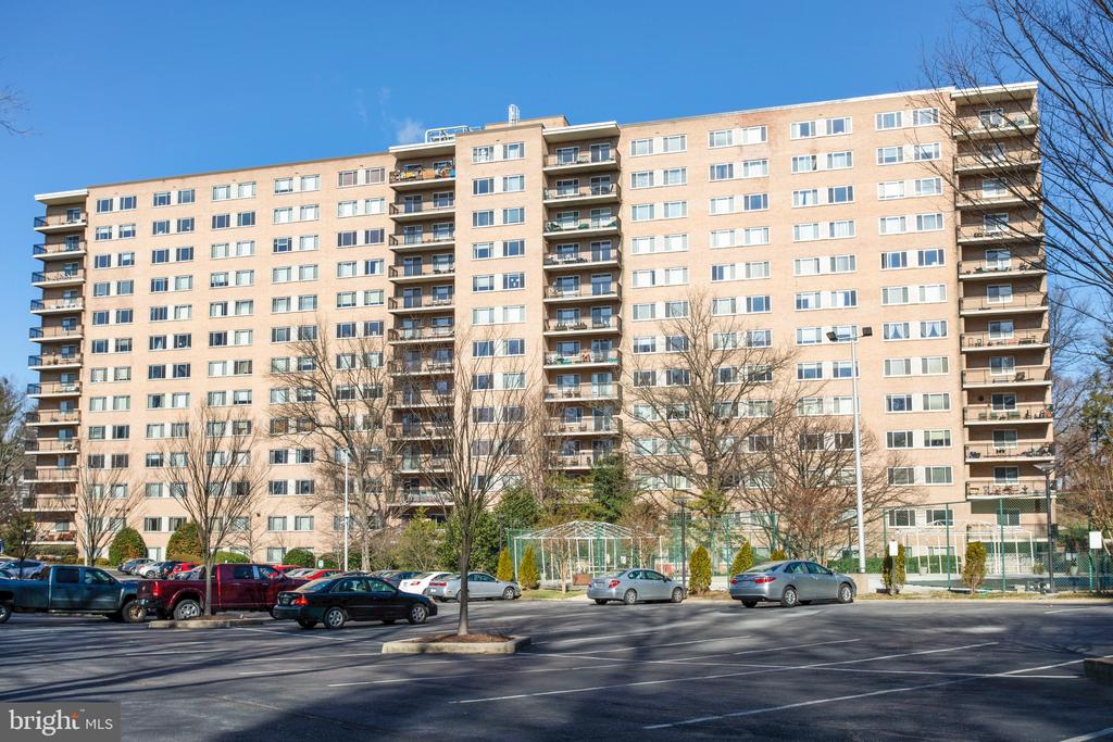 1900 LYTTONSVILLE ROAD 802